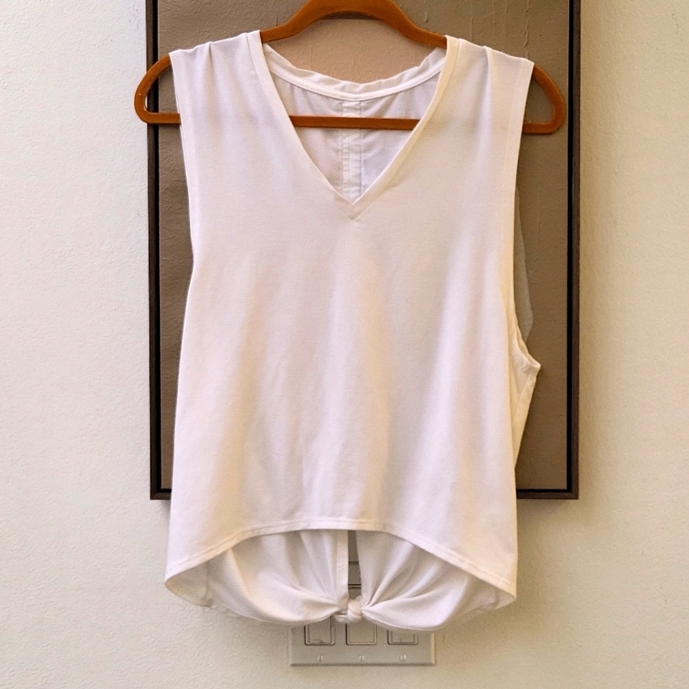 Heroine Sport white blouse tee shirt